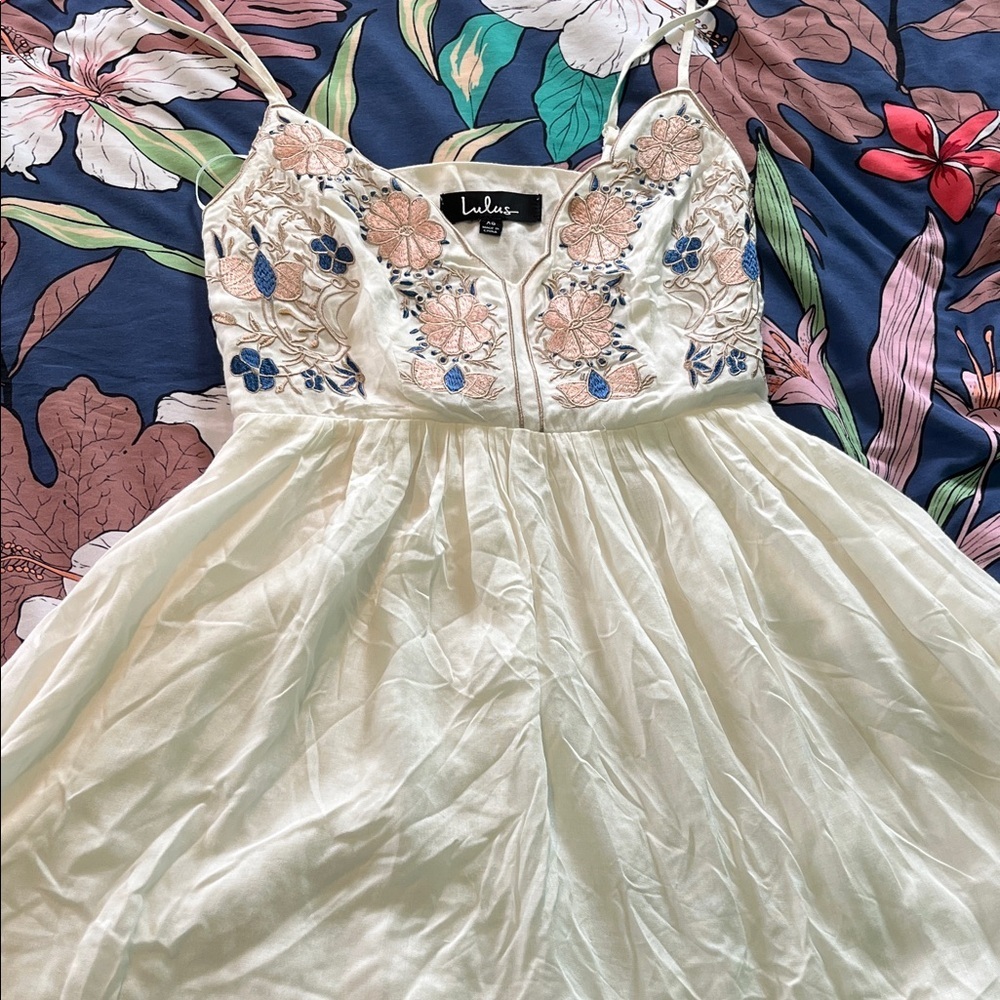 Lulus embroidered sundress new